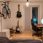 Ruhiges Apartment mit großem Balkon und Stellplatz