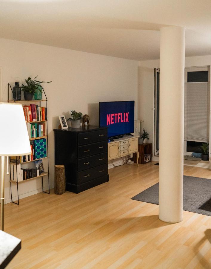 Ruhiges Mit Großem Balkon Und Stellplatz * Leipzig